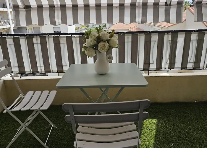 Le Val D'or Chez Lisa Daire Cannes